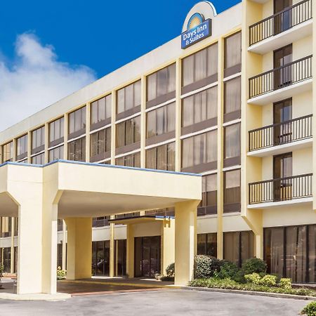 Days Inn & Suites By Wyndham Se Columbia Ft Jackson Ngoại thất bức ảnh