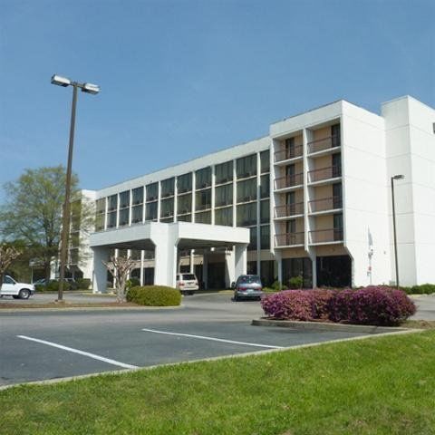 Days Inn & Suites By Wyndham Se Columbia Ft Jackson Ngoại thất bức ảnh